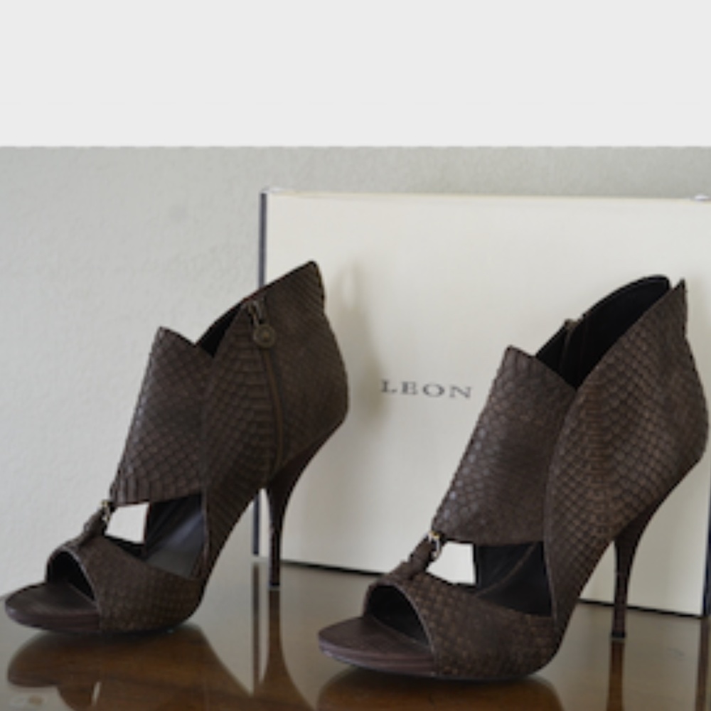 Dark Brown Evoke Snakeskin Leather Pump - Picture 4 of 8